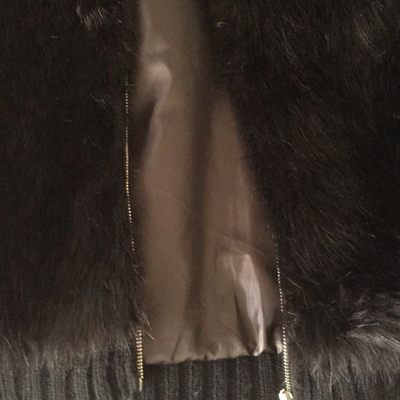 Black faux fur girls vest - Picture 7 of 7